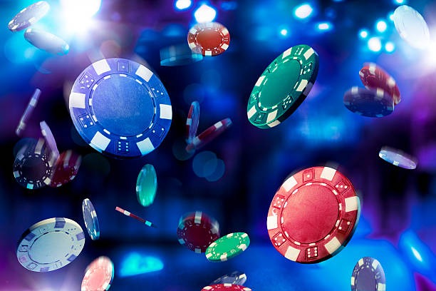 latoto apk platform interface showing football markets, live-dealer tables, and slot games